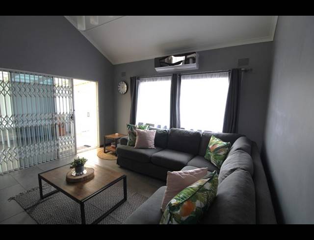 3 BEDROOM APARTMENT FOR SALE IN ESCOMBE